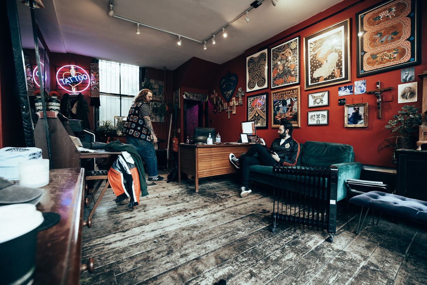 Red Room, Slow Afternoon — photo 3