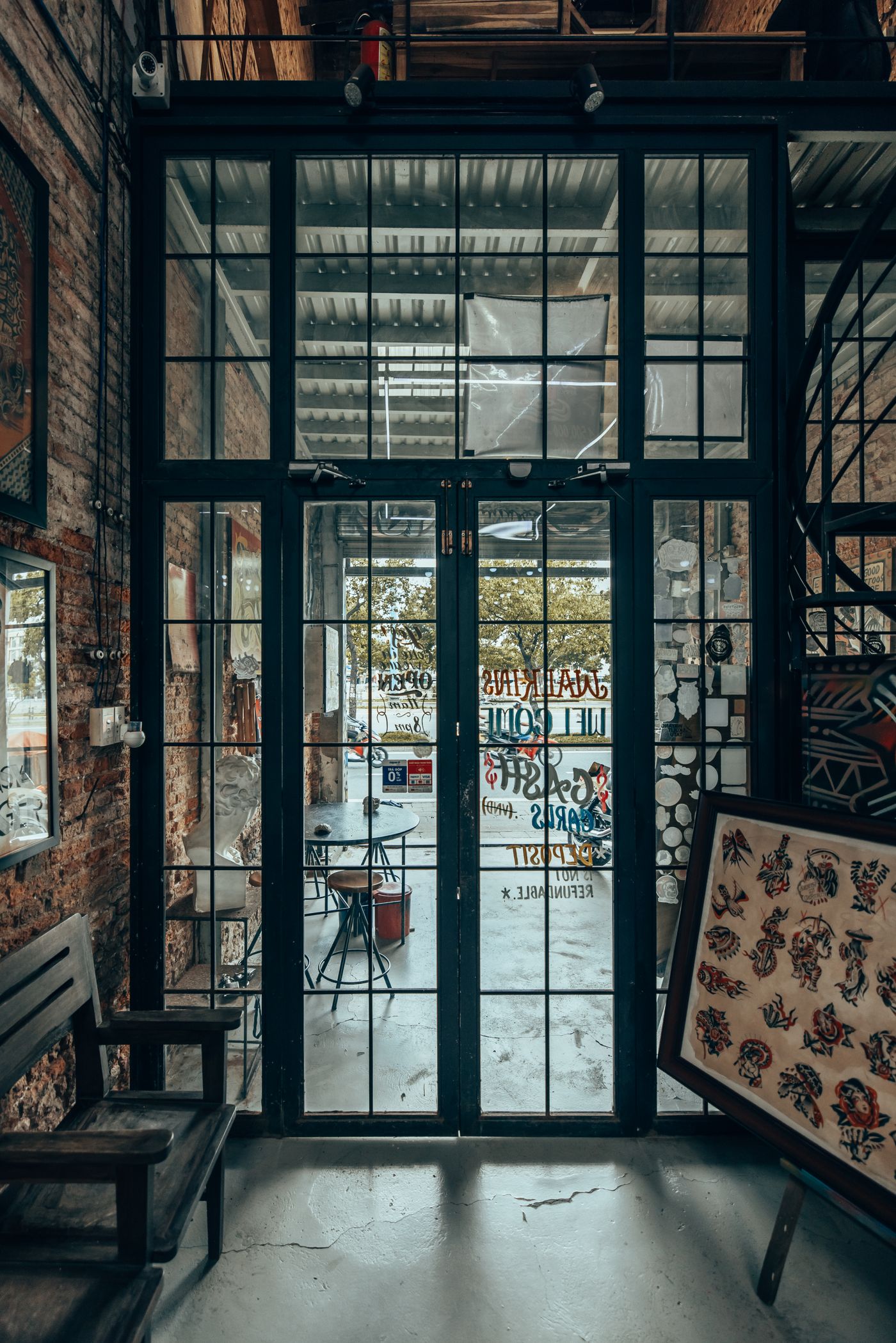 Brick Walls and Backpieces — photo 9