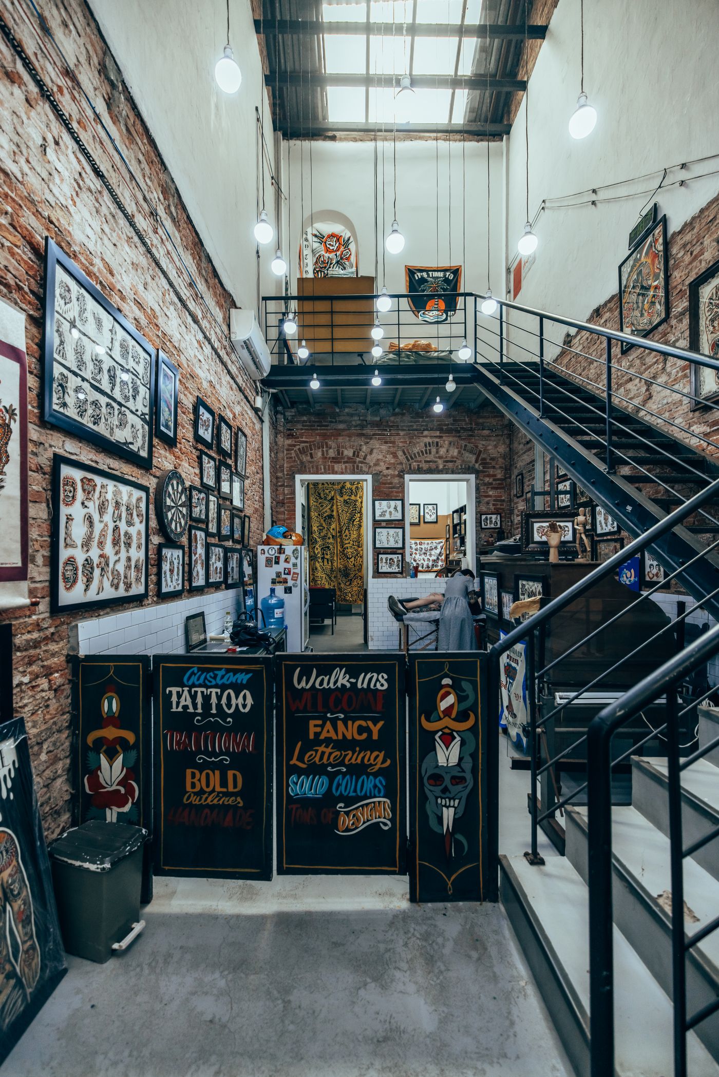 Brick Walls and Backpieces — photo 12