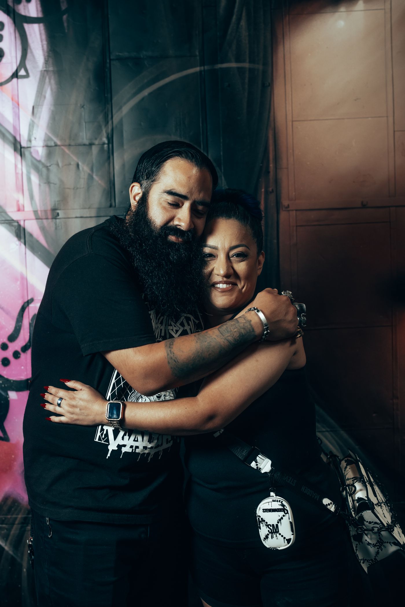 ひとつの壁と、たくさんの髭の写真 3